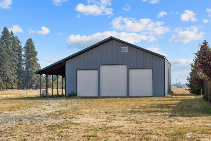 Property Photo:  300  Pease Road  WA 98922 