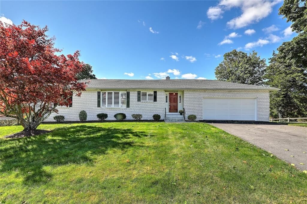 Property Photo:  14 Murphy Dr  RI 02864 