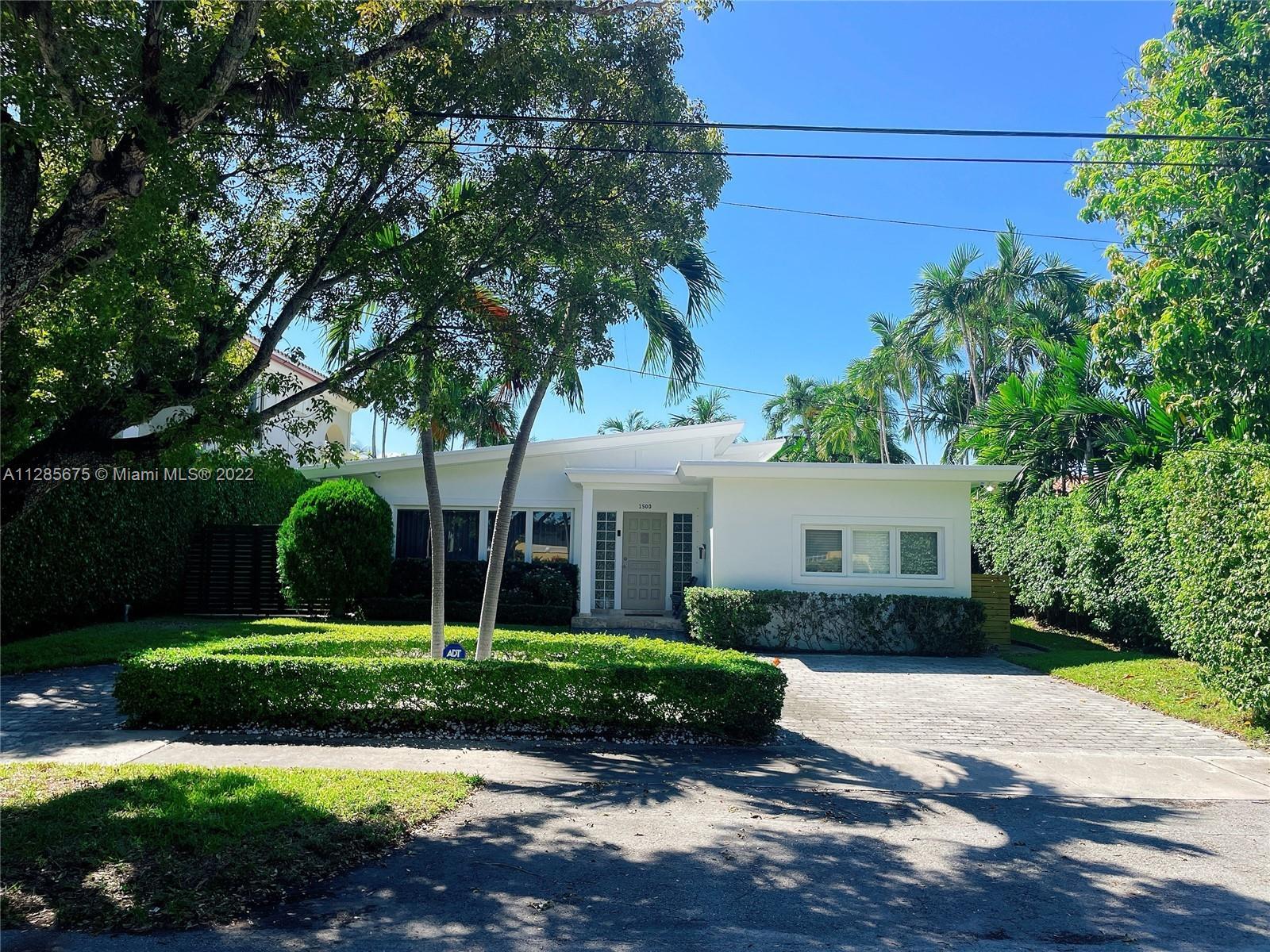 Property Photo:  1500 N Cleveland Rd  FL 33141 