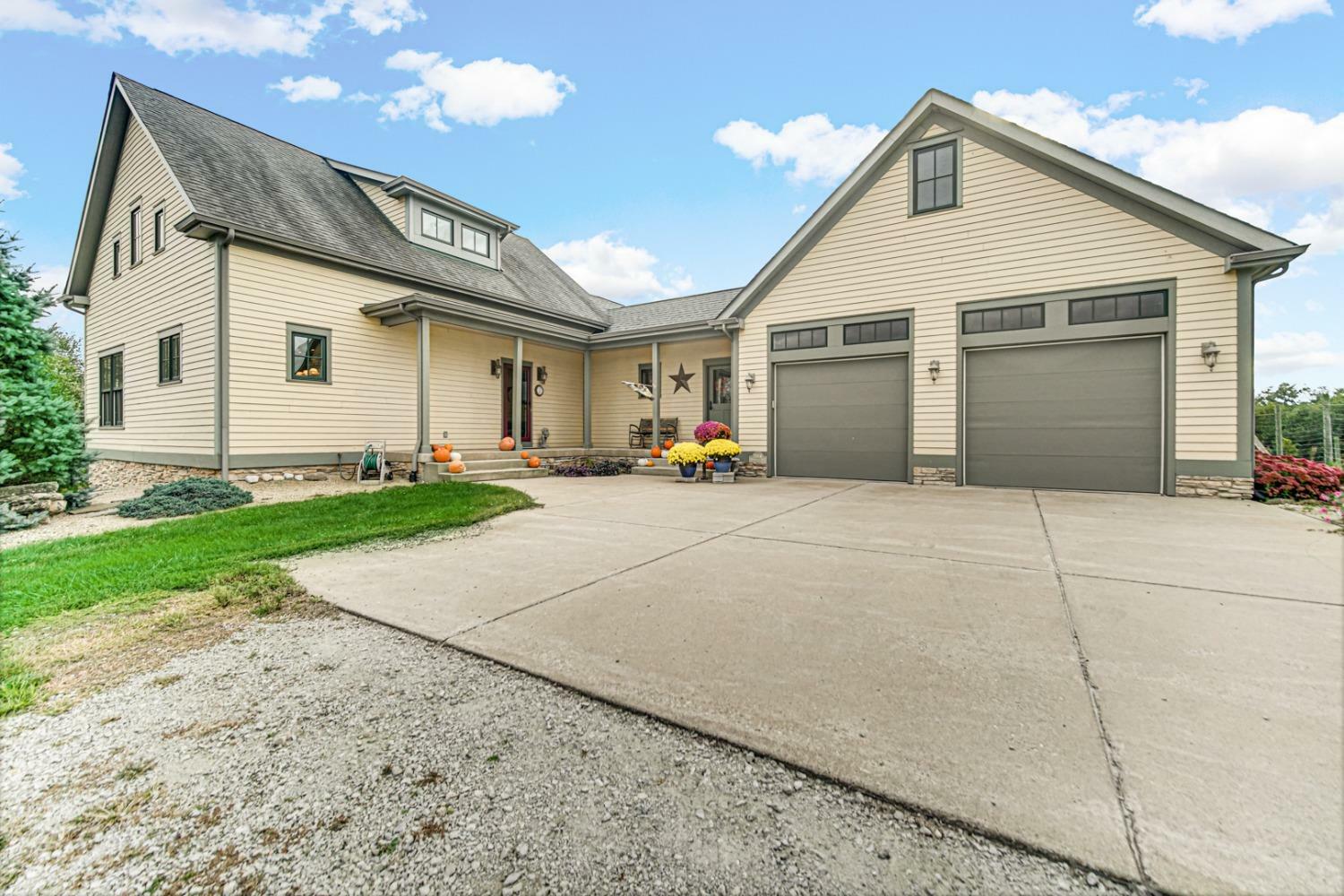 Property Photo: 224 W 166 IN 46385