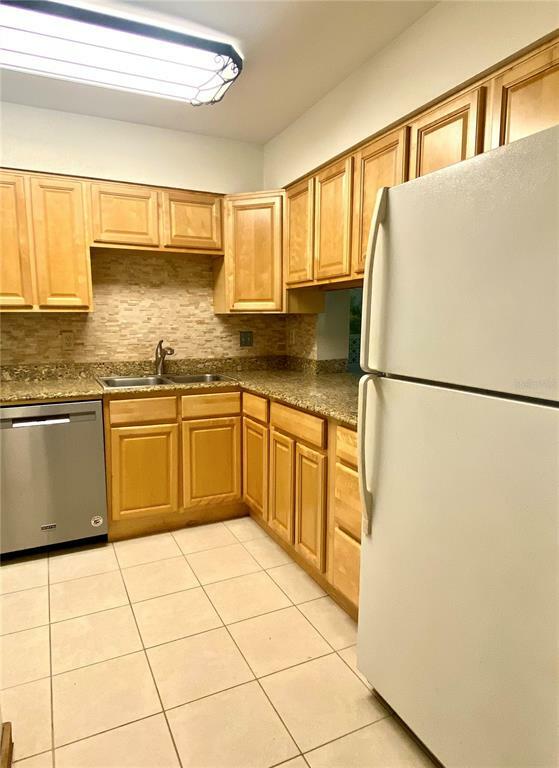 Property Photo:  5332 Burning Tree Drive D  FL 32811 