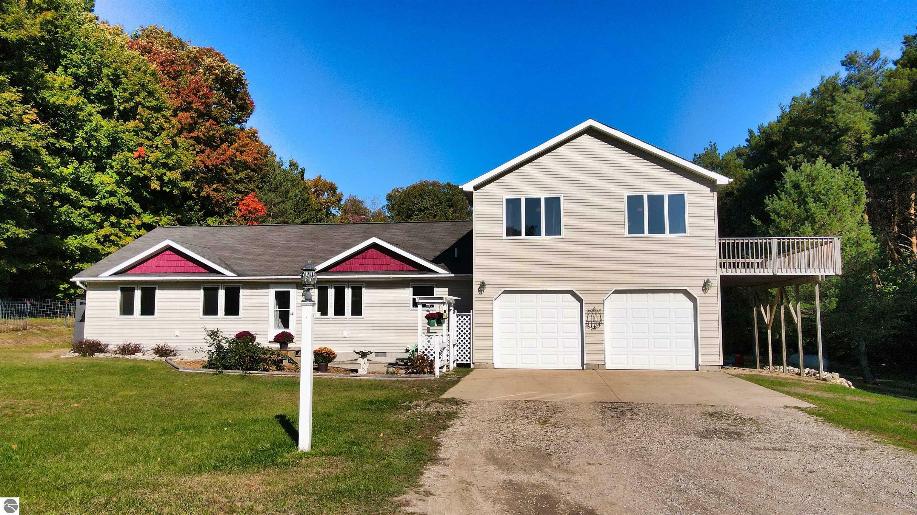 Property Photo: 6120 Robins Nest Lane MI 49615