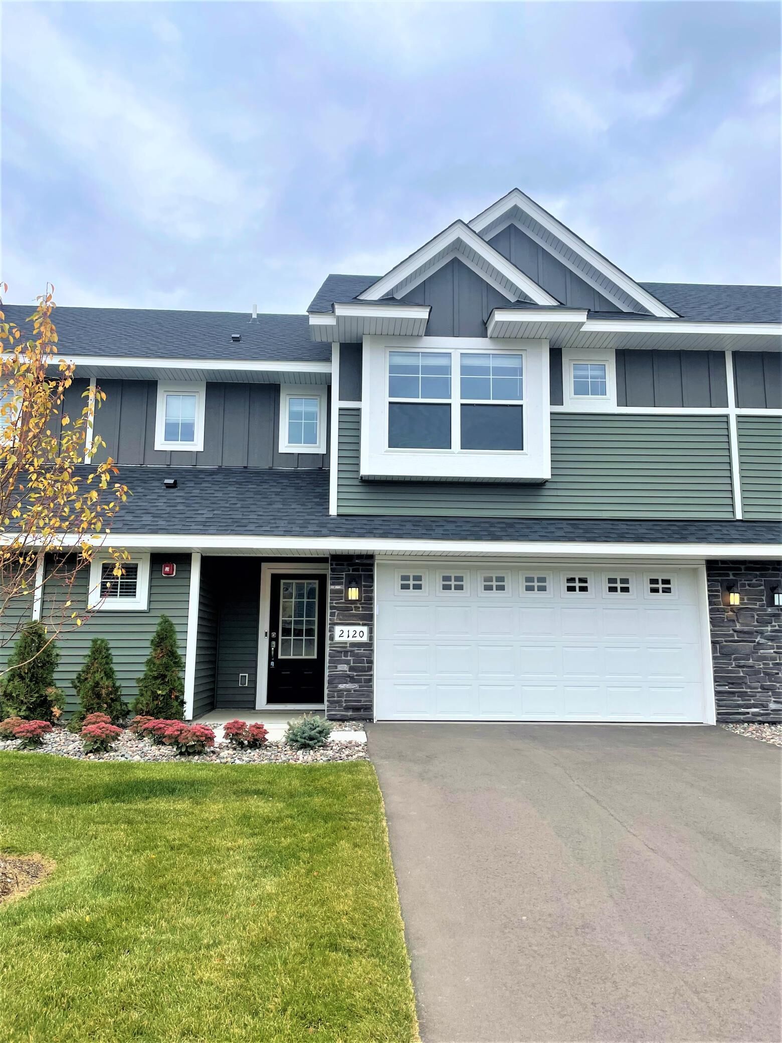 Property Photo:  2120 Bay Drive  MN 55038 