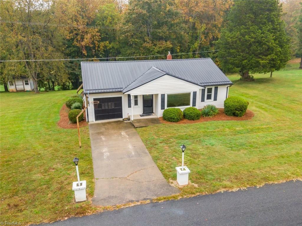 Property Photo:  4246 Eck Road  NC 28642 