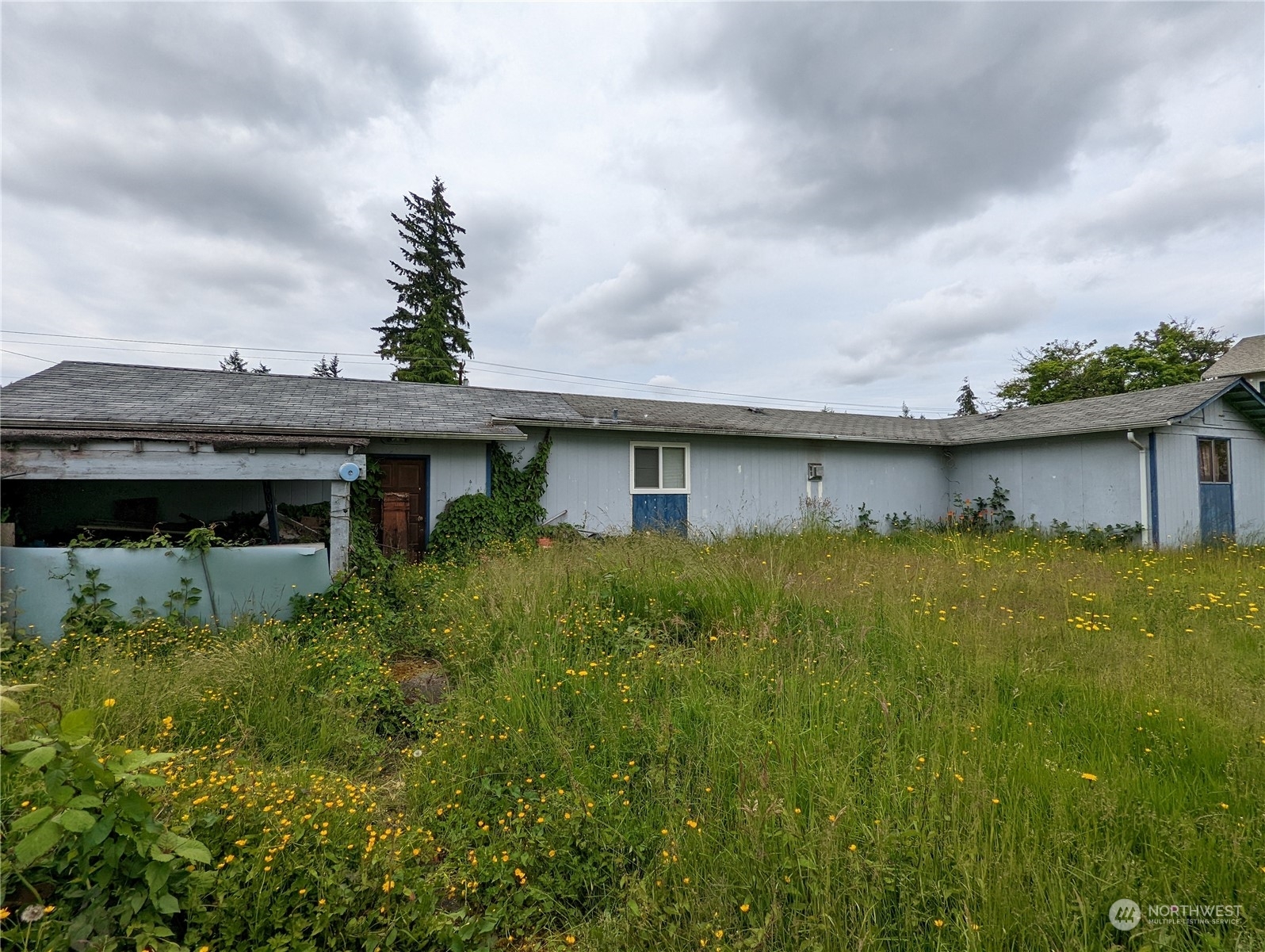 Property Photo:  14609 Meadow Road  WA 98087 