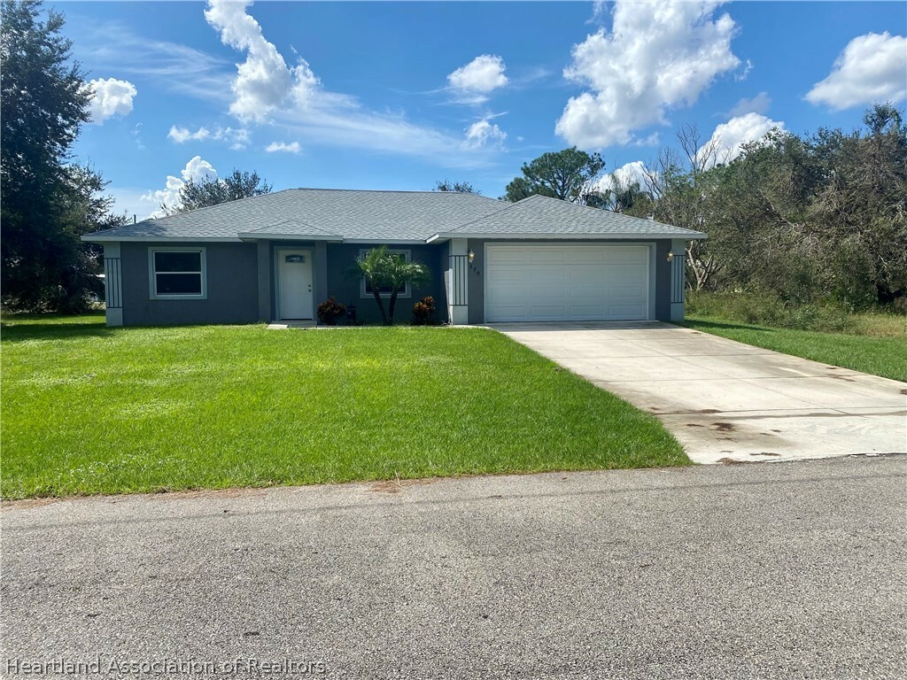 Property Photo:  570 Blue Skies Drive  FL 33852 