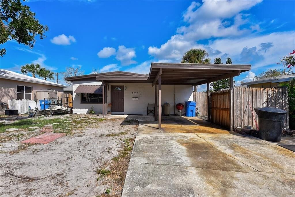 Property Photo:  7237 35th Avenue N  FL 33710 