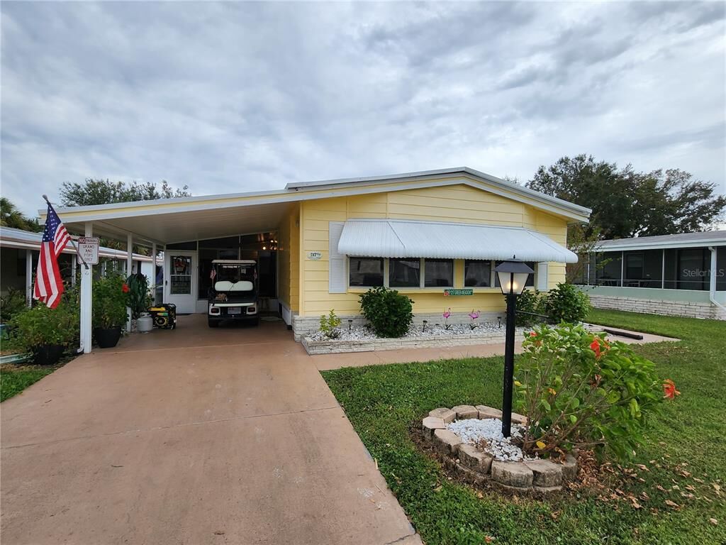 Property Photo:  217 Green Meadow Drive  FL 33884 