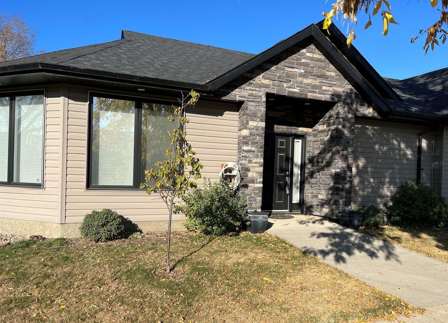 Property Photo: 5210 50 Avenue W AB T0C 2L2