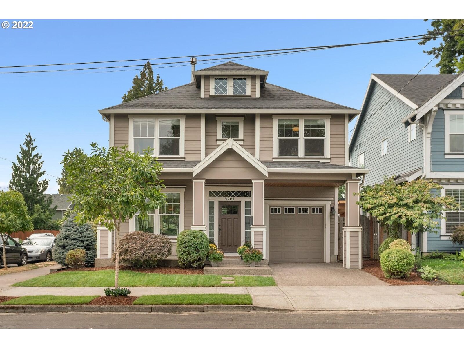 Property Photo: 8701 N Tyndall Ave OR 97217