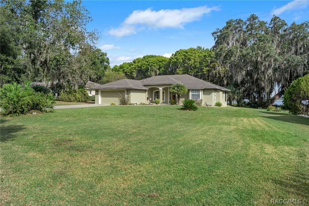 Property Photo:  3983 E Eagle Trail  FL 34442 