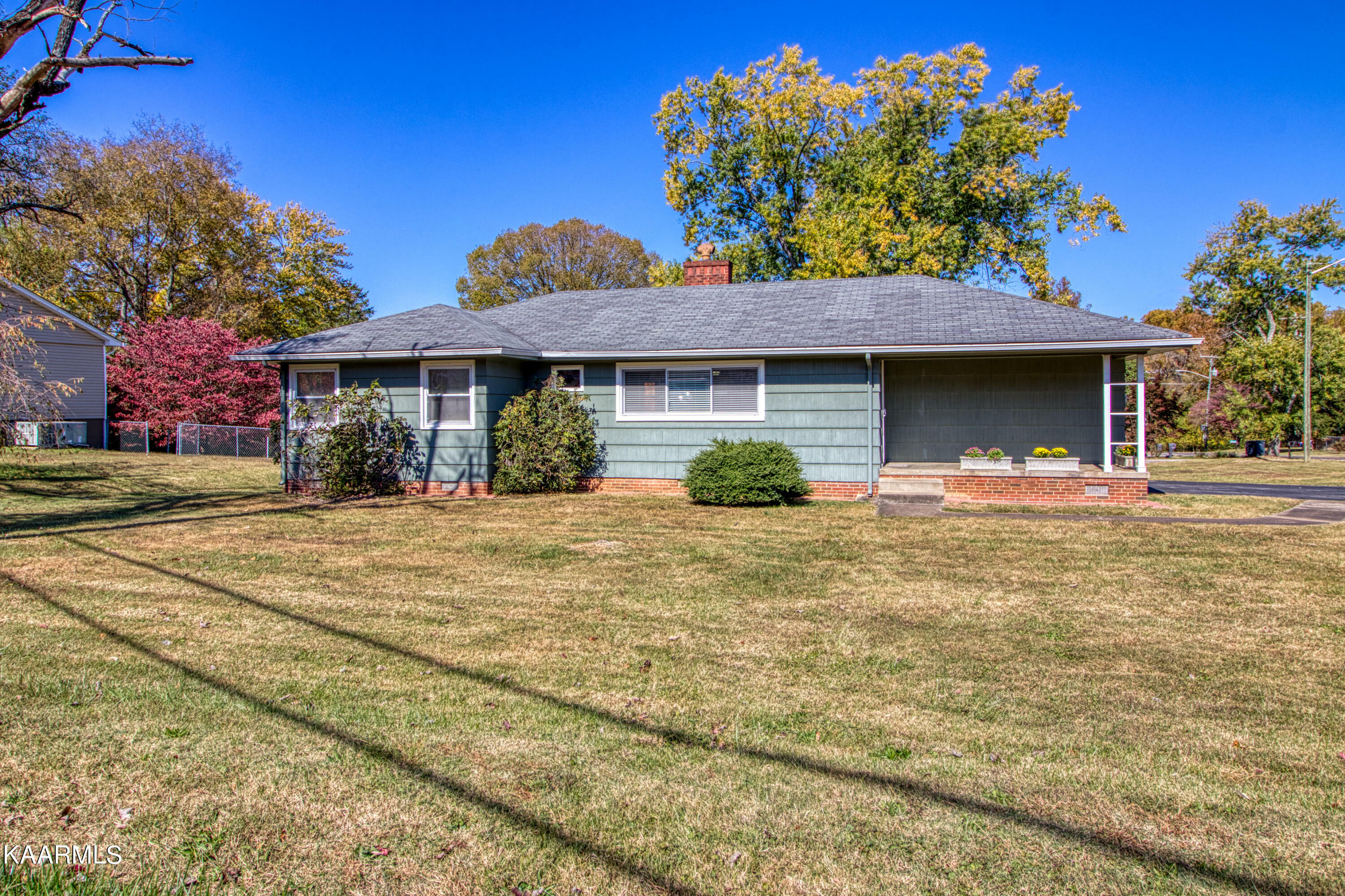 Property Photo:  1309 Glenoaks Drive  TN 37918 