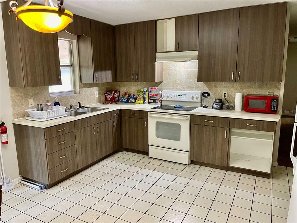 Property Photo:  4729 SE 19th Avenue  FL 32641 