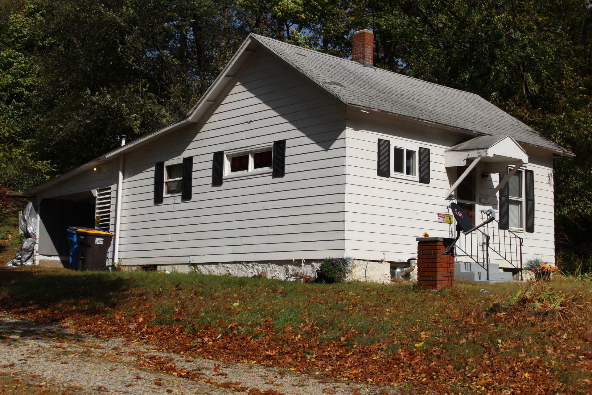 Property Photo:  43 Fayette Street W  MI 49242 