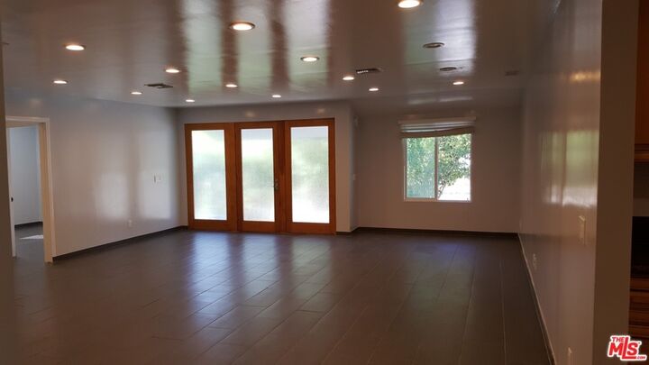 Property Photo:  15746 Magnolia  CA 91436 