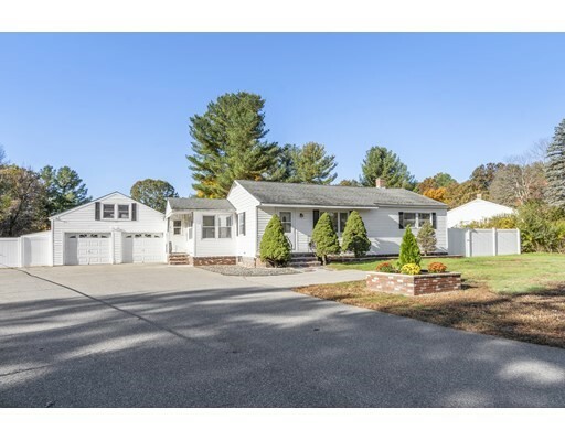 Property Photo:  41 Dracut Rd  NH 03051 