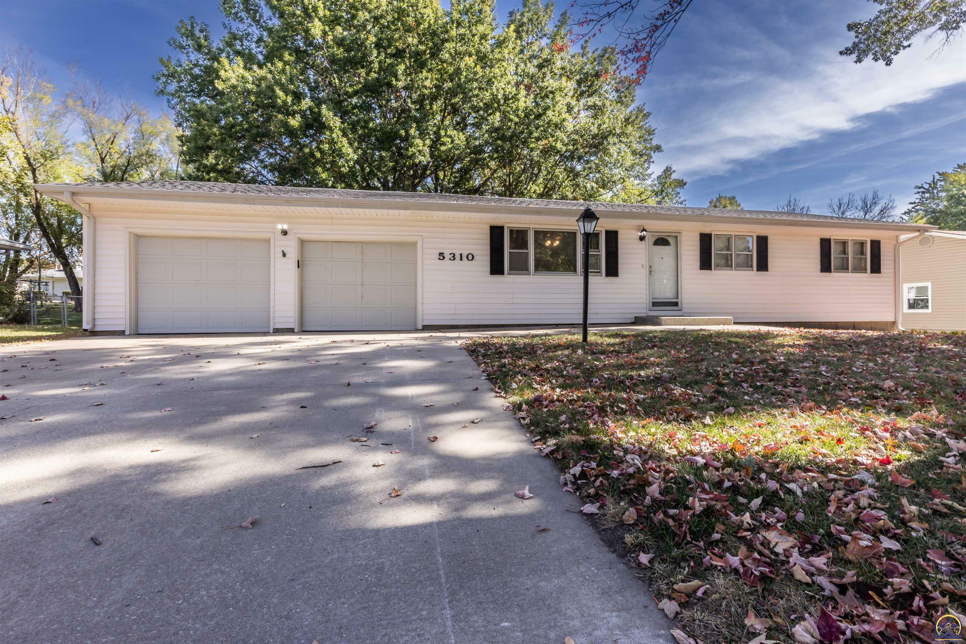 Property Photo:  5310 NE Burchwood Dr  KS 66617 