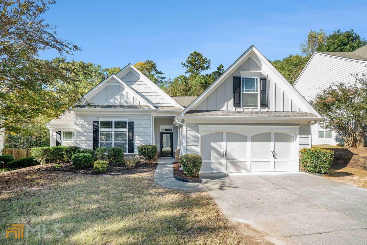 Property Photo: 2185 Village Green Drive GA 30213