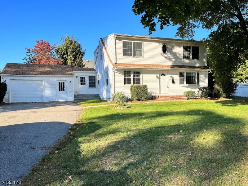 Property Photo: 32 Garden Pl NJ 07444