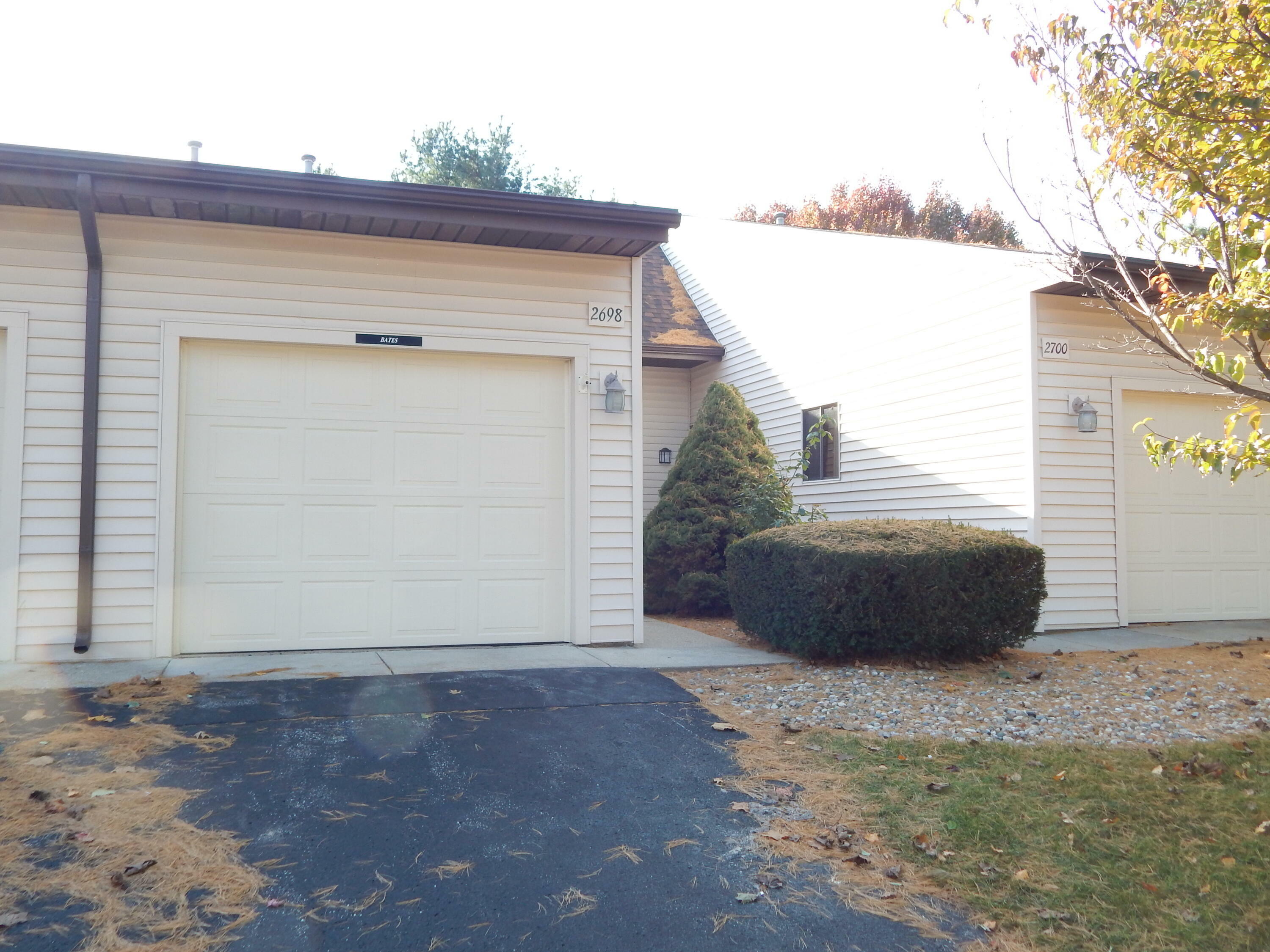 Property Photo:  2698 Stonegate Drive SW  MI 49519 