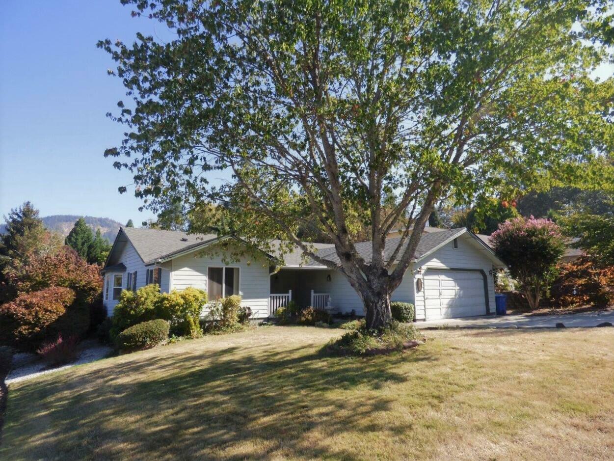 229 Sky Crest Drive  Grants Pass OR 97527 photo