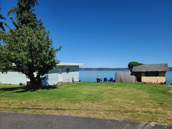 Property Photo:  3030 SW 300th Place  WA 98023 