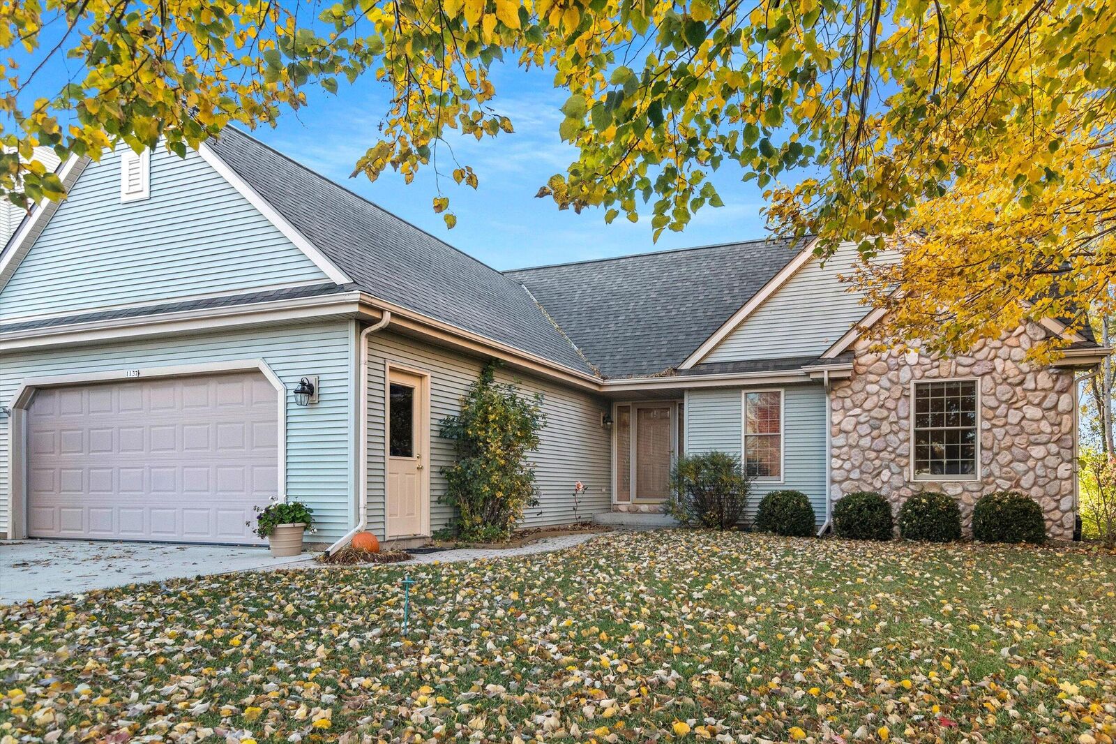 Property Photo: 1137 Spruce St WI 53090