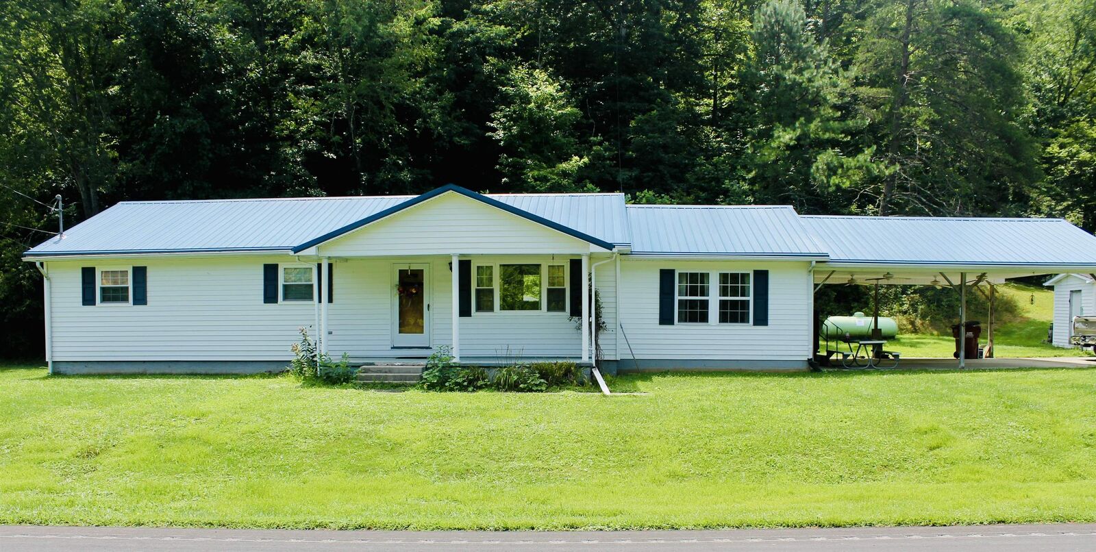 Property Photo:  3161 State Route 827  KY 41144 