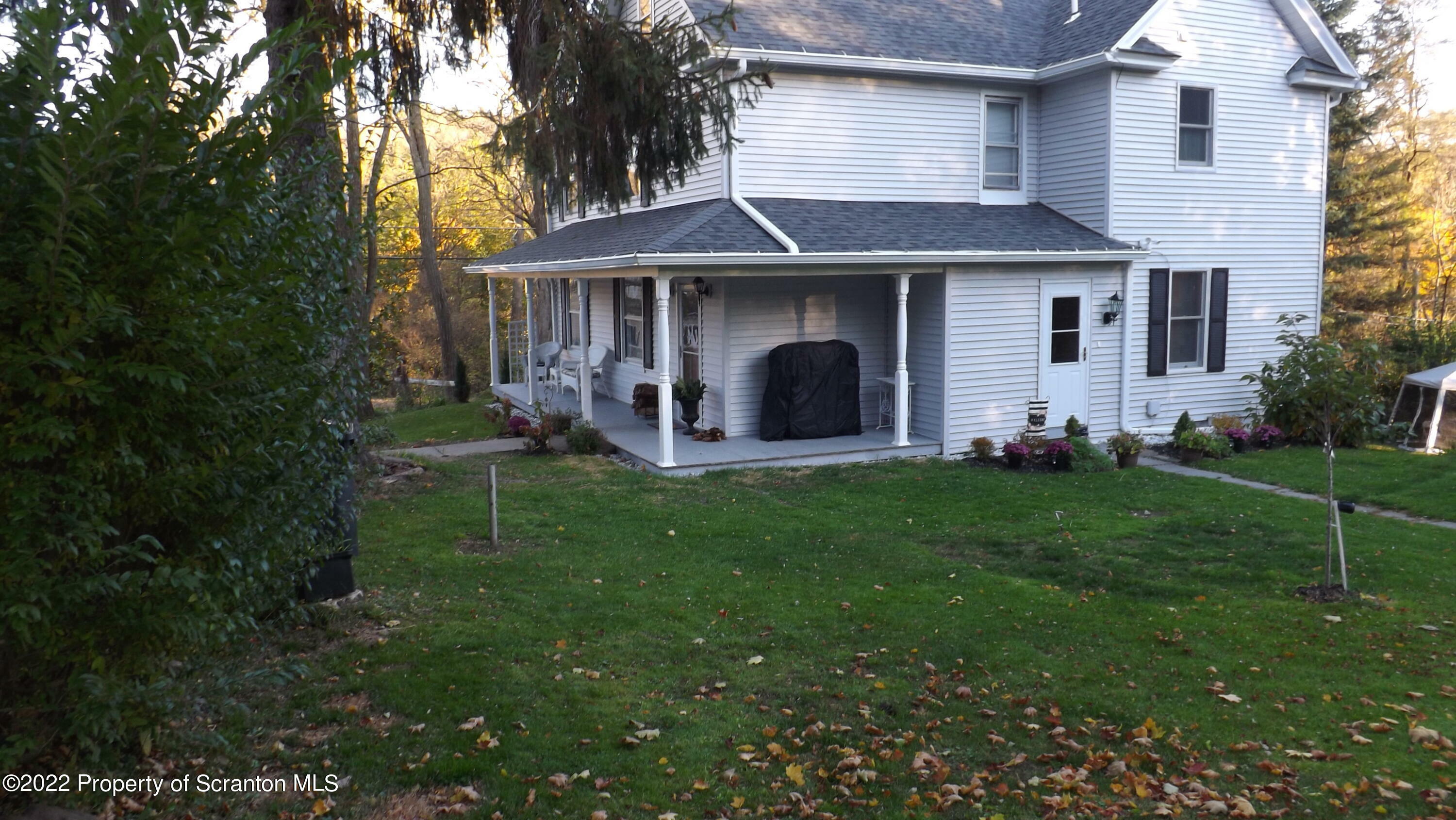 Property Photo:  25 Elkdale Road  PA 18470 