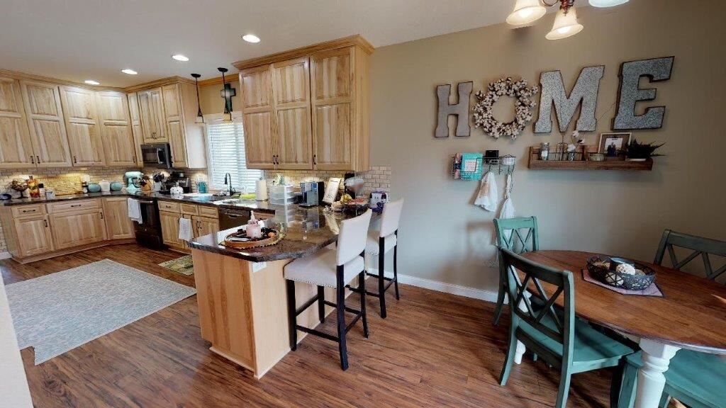 Property Photo:  4 7th St NW  ND 58703 