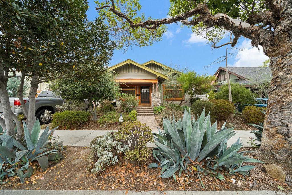 Property Photo:  635 Euclid Avenue  CA 90814 