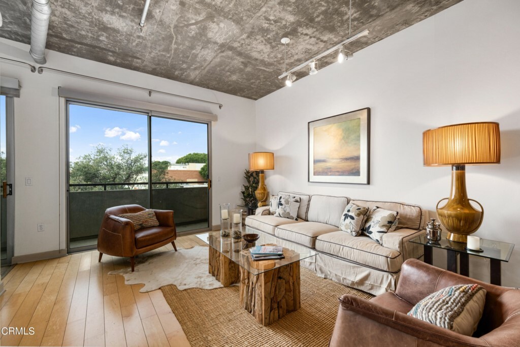 Property Photo: 840 E Green Street 420 CA 91101