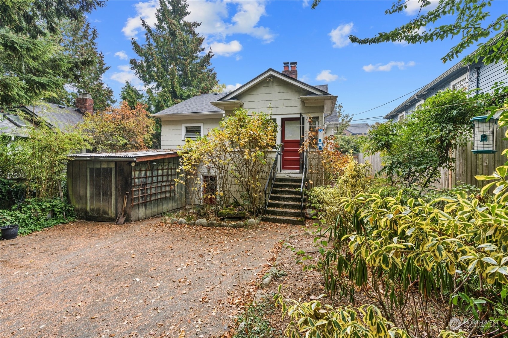Property Photo: 2711 Queen Anne Avenue N WA 98109
