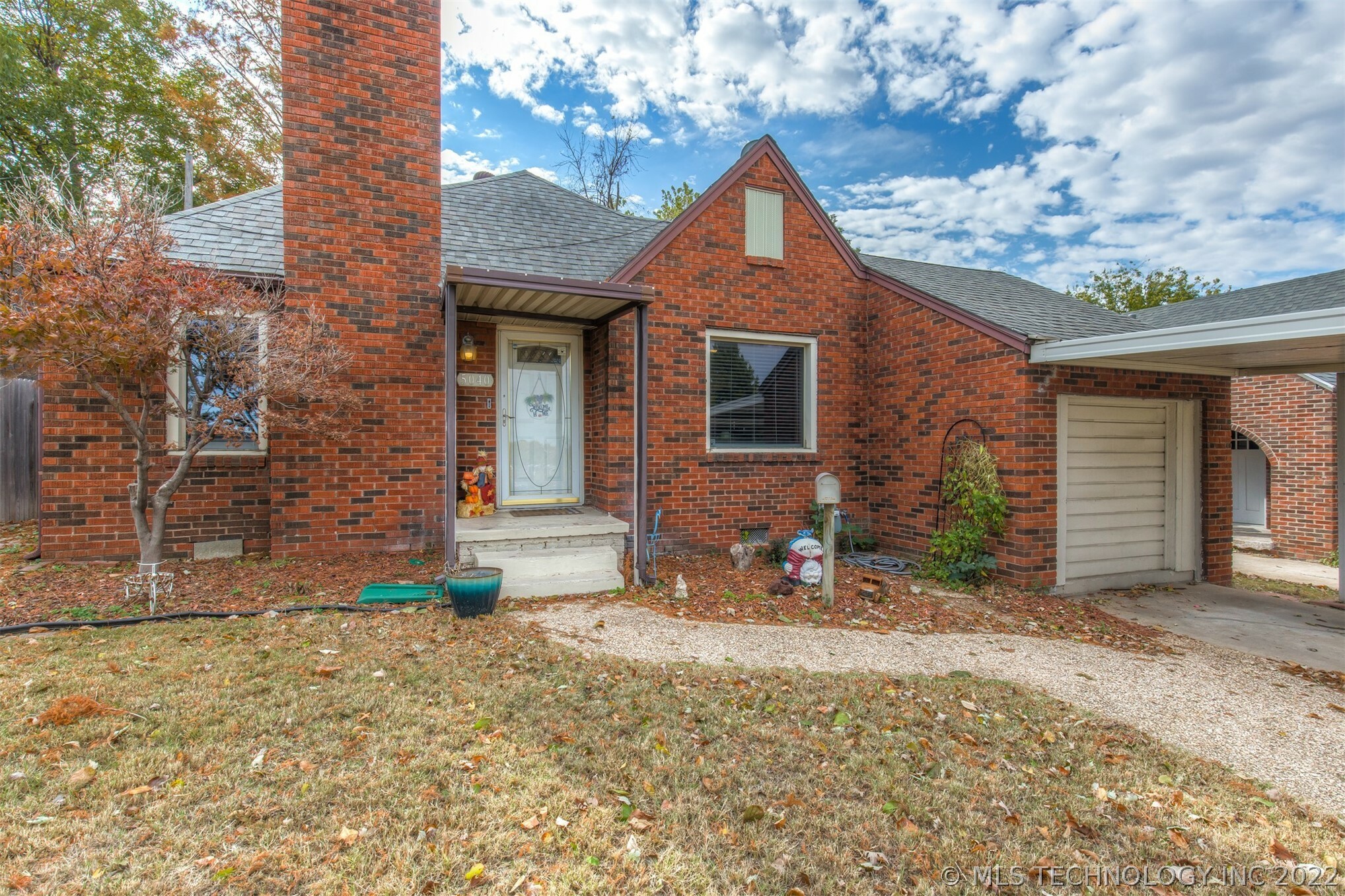 Property Photo:  5040 E 2nd Street  OK 74112 