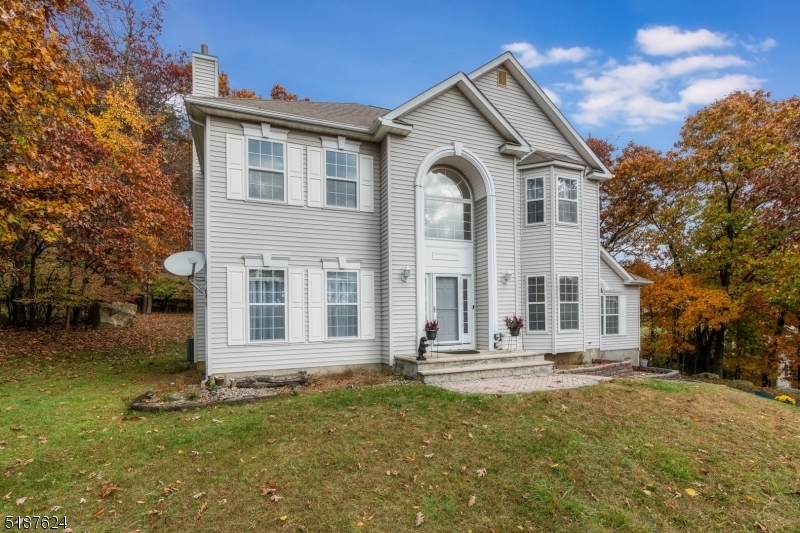 Property Photo:  6 Fieldstone Trl  NJ 07871 