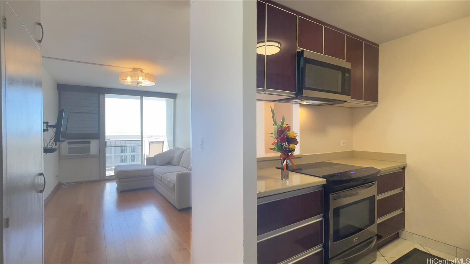 Property Photo:  1617 Kapiolani Boulevard 1804  HI 96814 