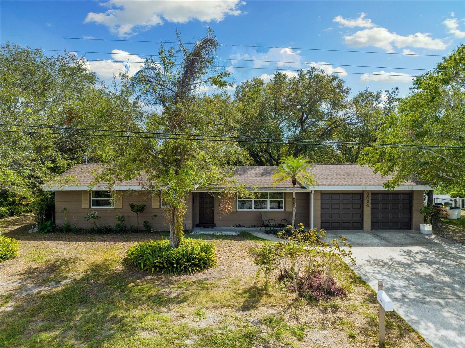 Property Photo:  3024 Rose Street  FL 34239 