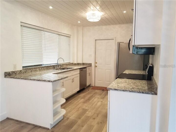 Property Photo: 1912 E Chelsea Street FL 33610