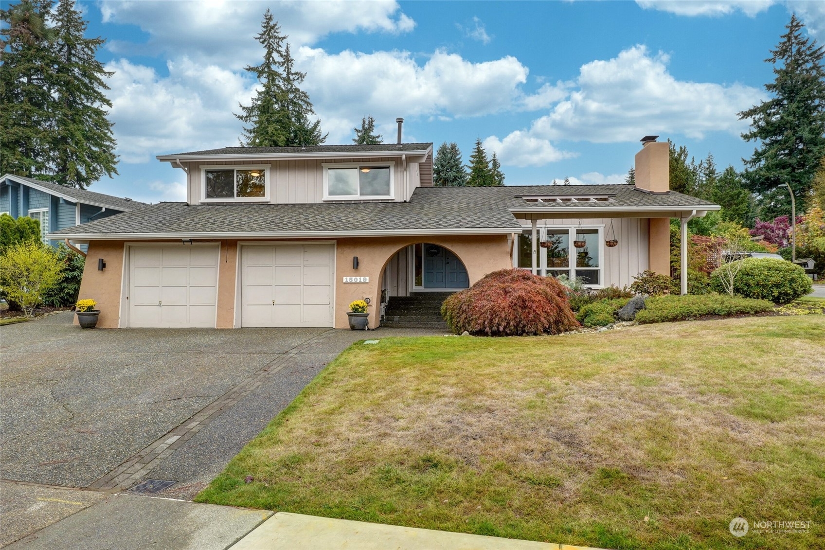Property Photo:  15019 SE 46th Way  WA 98006 