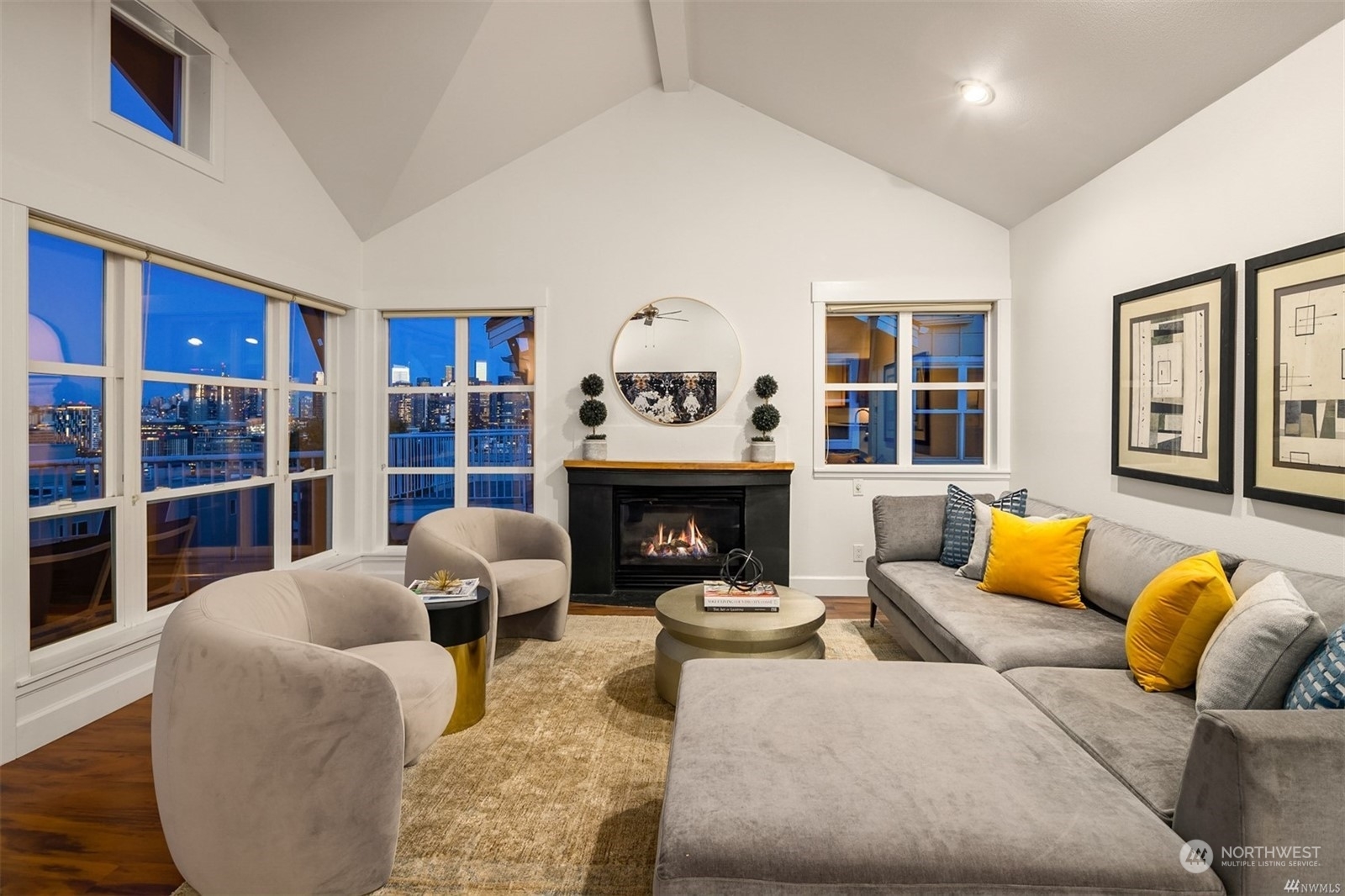 Property Photo: 1240 5th Avenue N 301 WA 98109