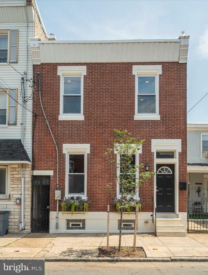 Property Photo:  2119 E Sergeant Street  PA 19125 