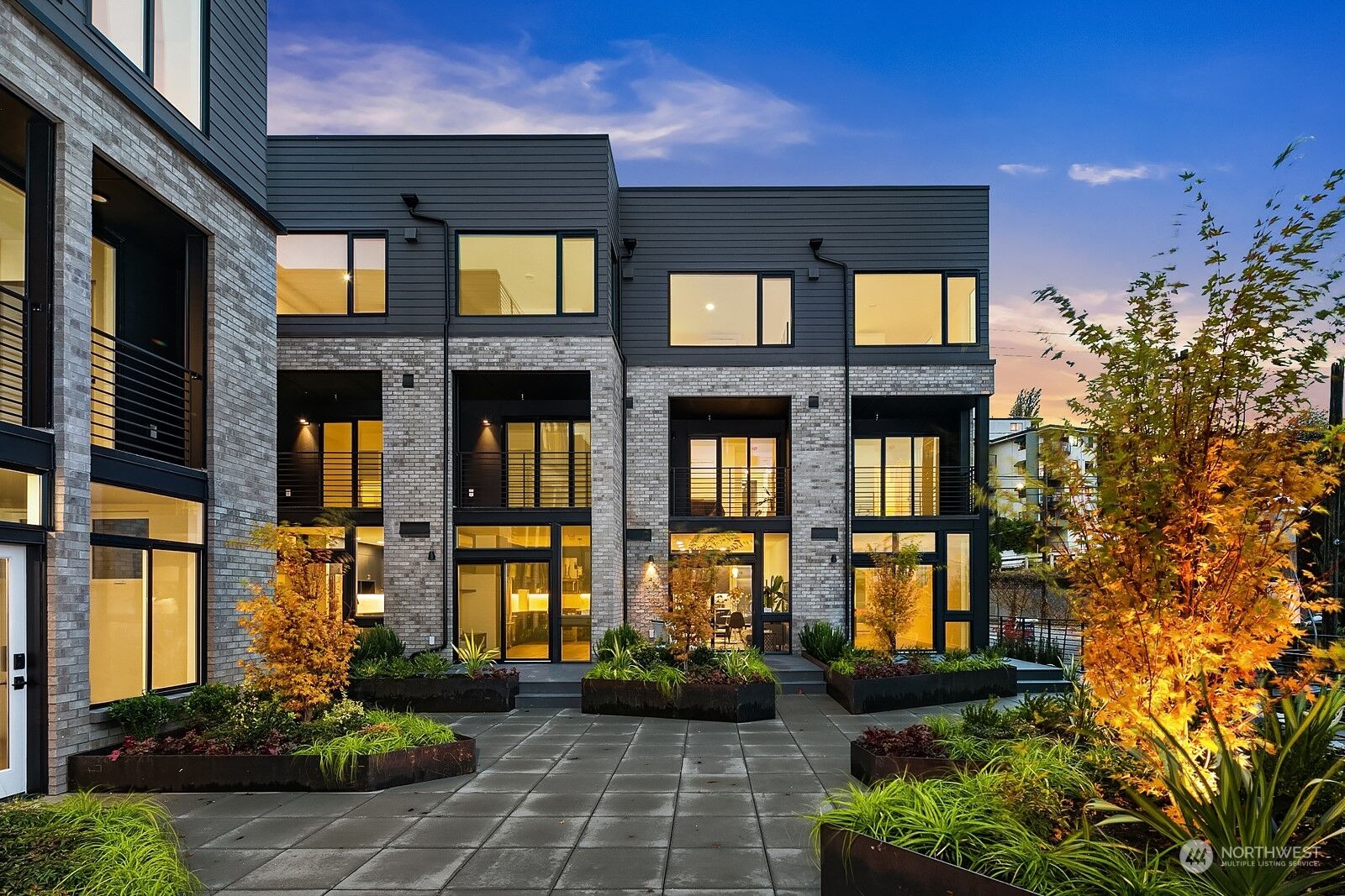 Property Photo:  2444 Dexter Avenue N  WA 98109 