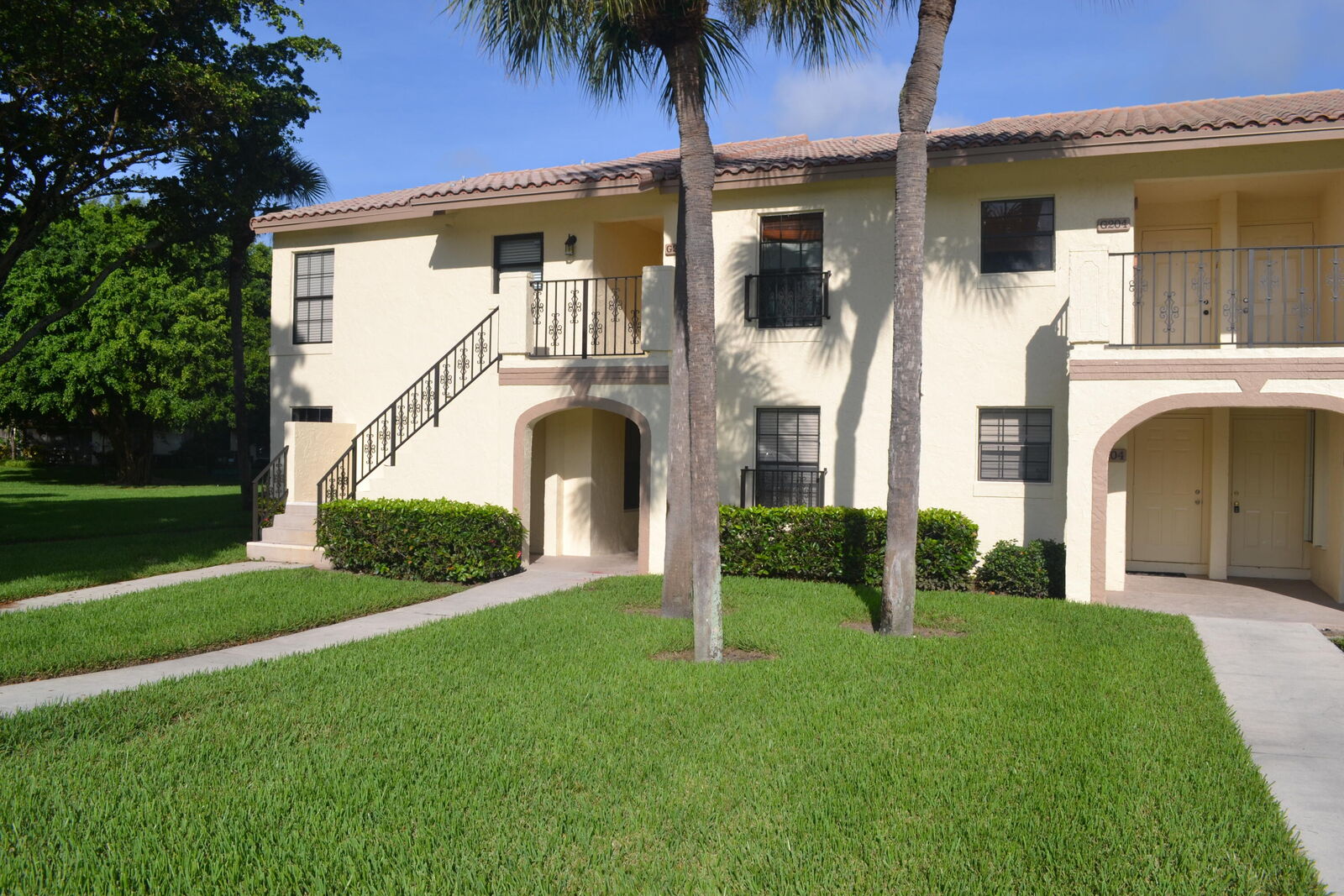 Property Photo:  2600 Greenwood Terrace 103  FL 33431 