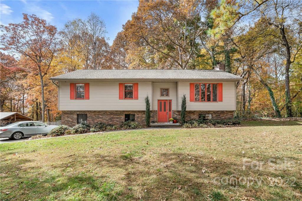 Property Photo:  309 Cardinal Road  NC 28759 