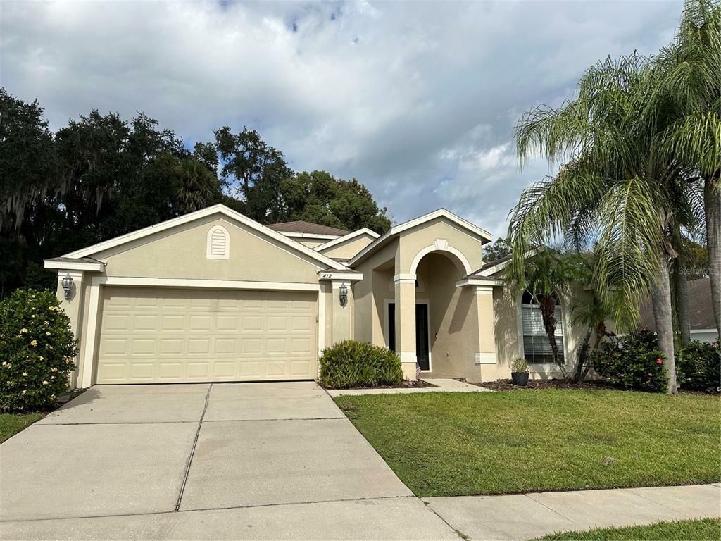 Property Photo:  412 Sandringham Court  FL 32708 