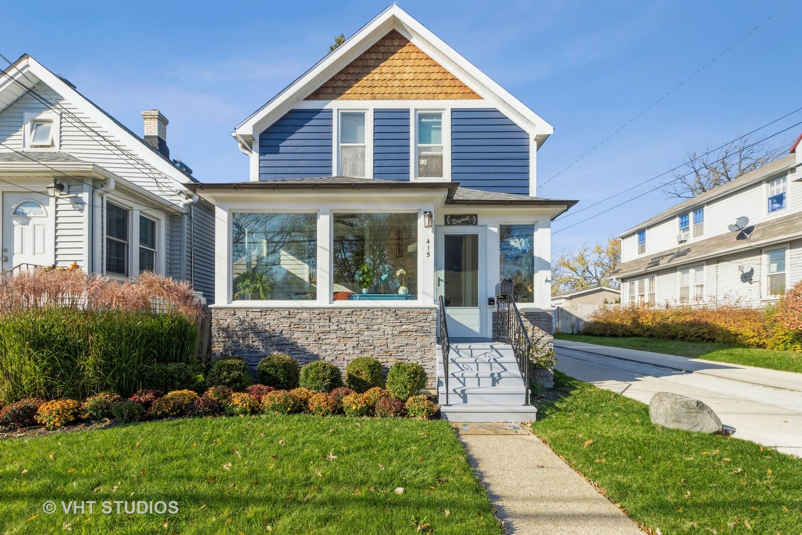 Property Photo:  415 Bloom Street  IL 60035 