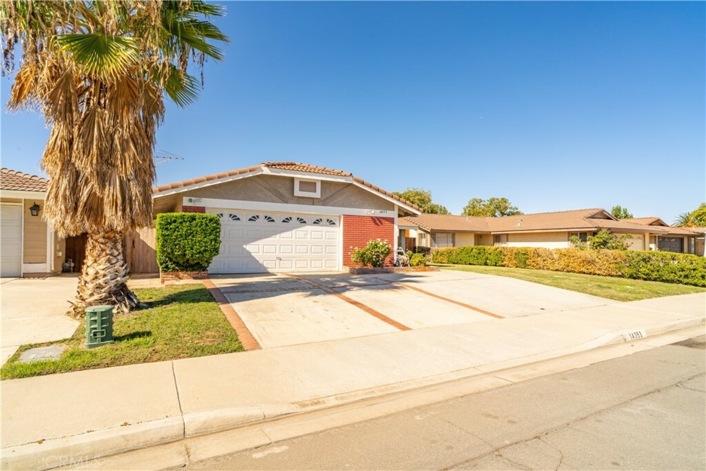 Property Photo: 14353 Philo Street CA 92553