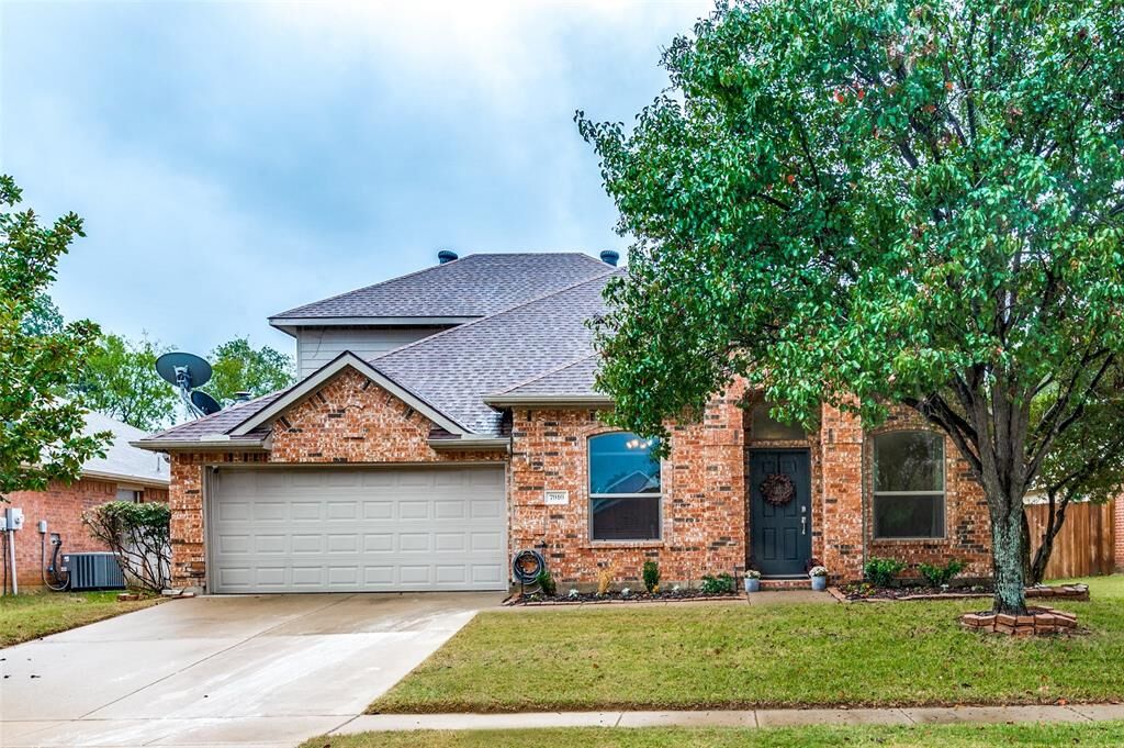 Property Photo: 7910 Fox Chase Drive TX 76001