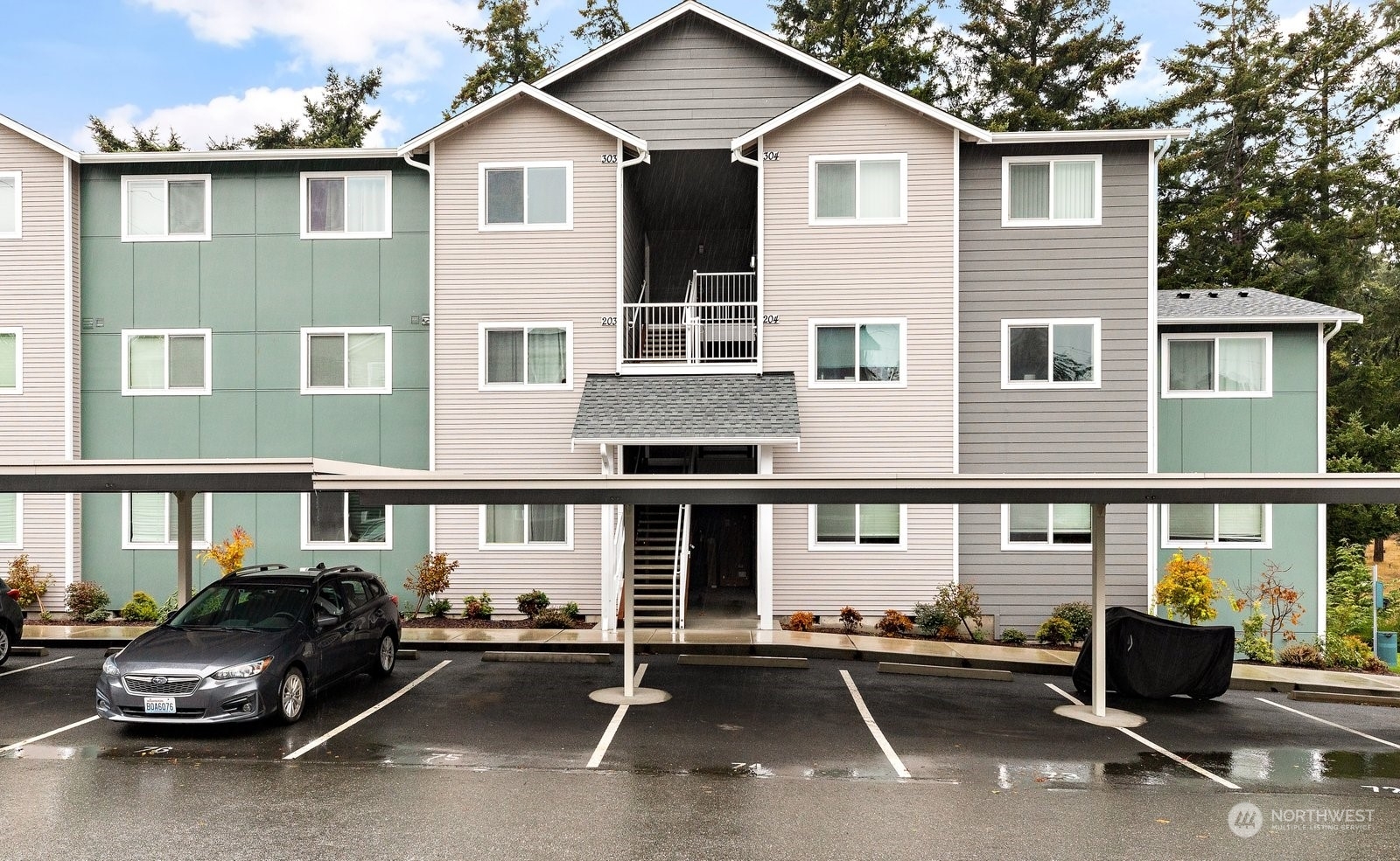 Property Photo:  1621 SW SW Mulberry Place D103  WA 98277 