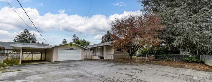 Property Photo:  892 NE Riddell Road  WA 98310 